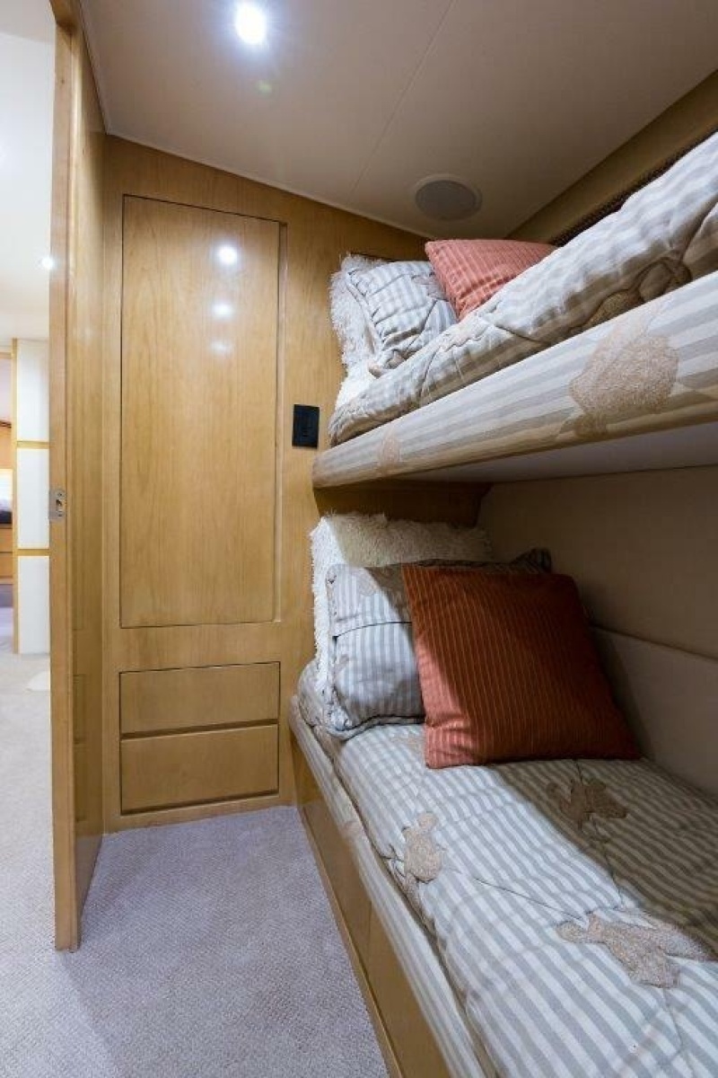Hatteras 60 SALT RUSH - Guest Bunk Cabin
