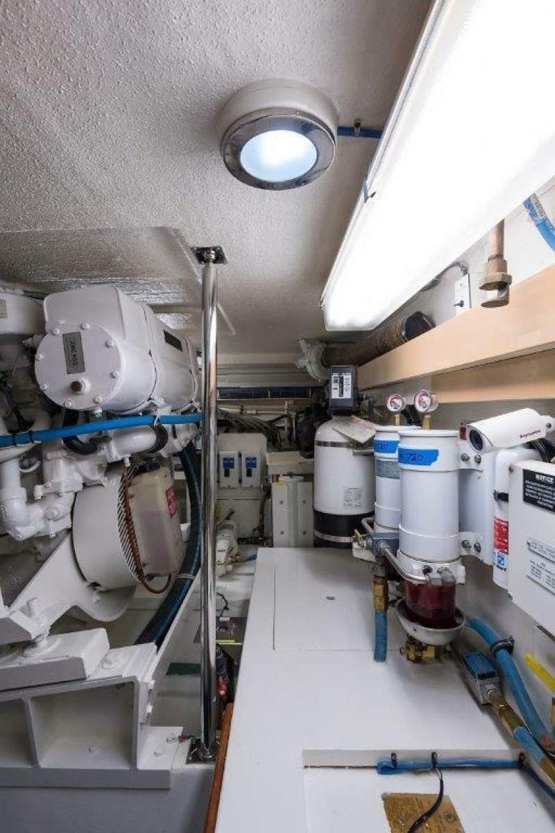 Hatteras 60 SALT RUSH - Engine Room