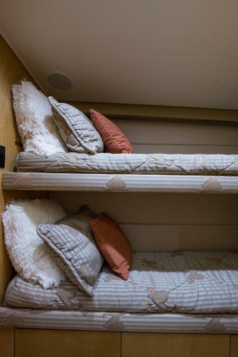 Hatteras 60 SALT RUSH - Guest Bunk Cabin