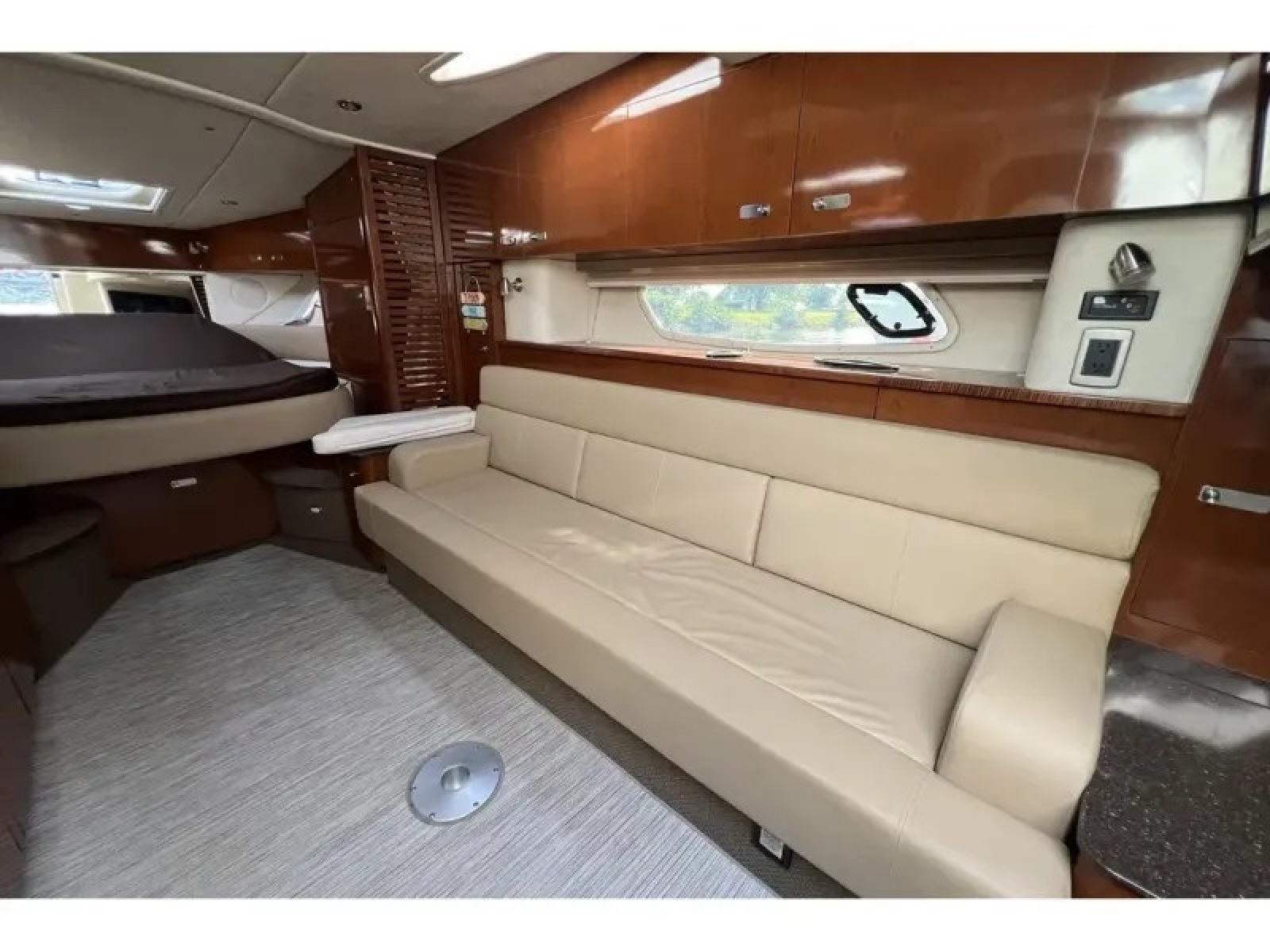 2012 Sea Ray 370 SUNDANCER