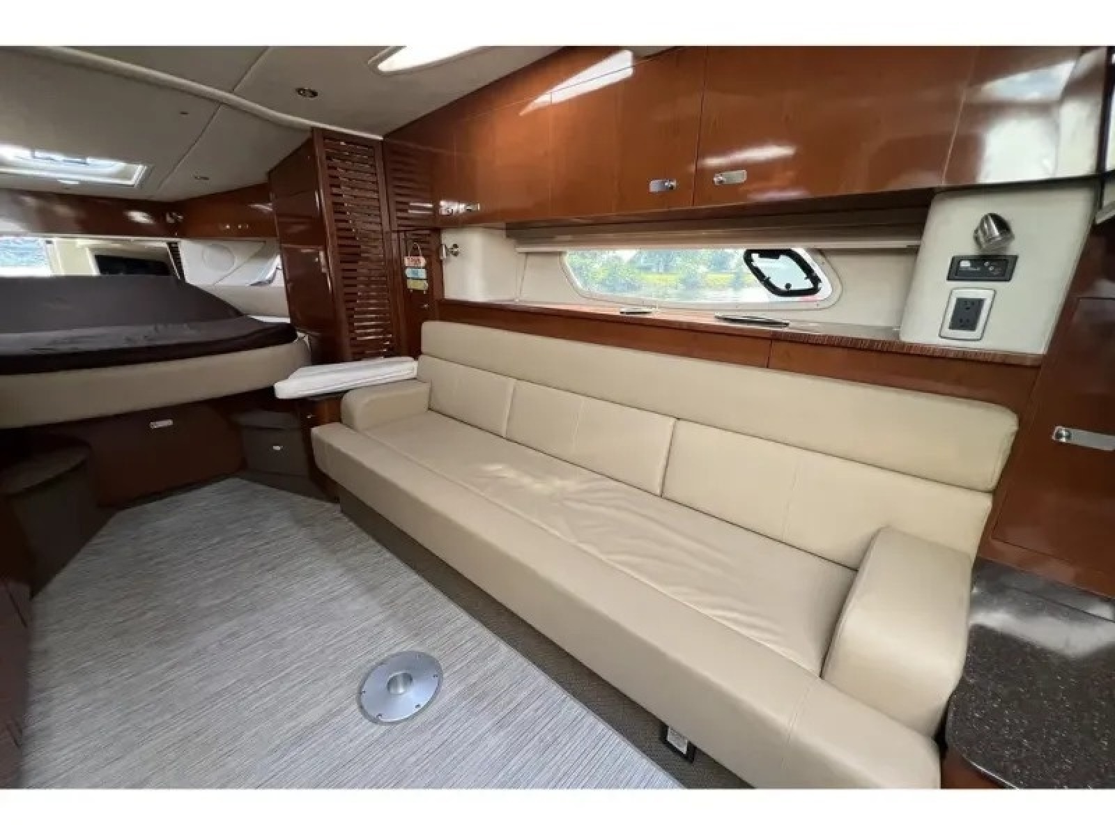 2012 Sea Ray 370 SUNDANCER