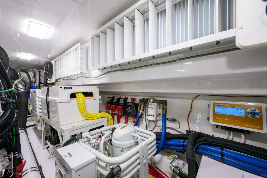 2023 Viking 64 Convertible - Engine Room