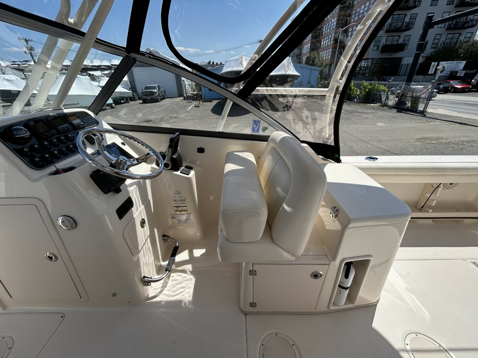 2016 Grady-White 255 Freedom