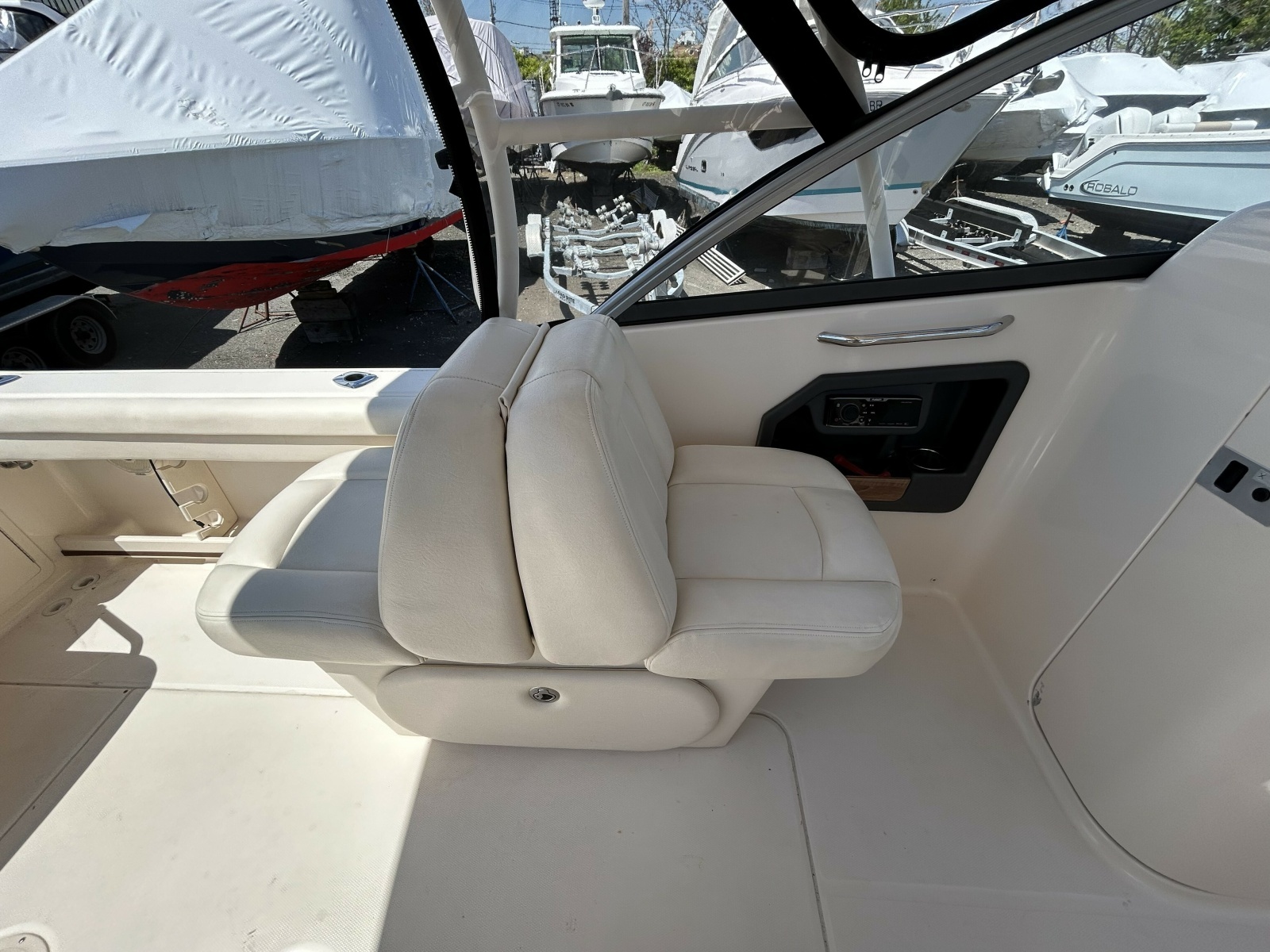 2016 Grady-White 255 Freedom