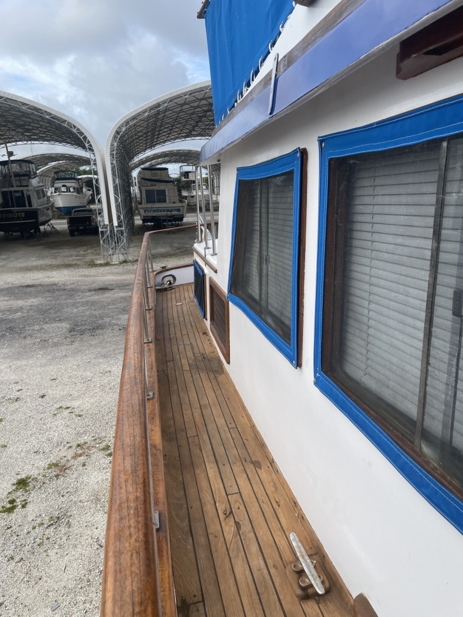 1981 Albin 36 Double Cabin