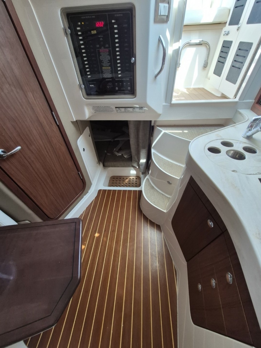 2018 Grady-White 330 Express