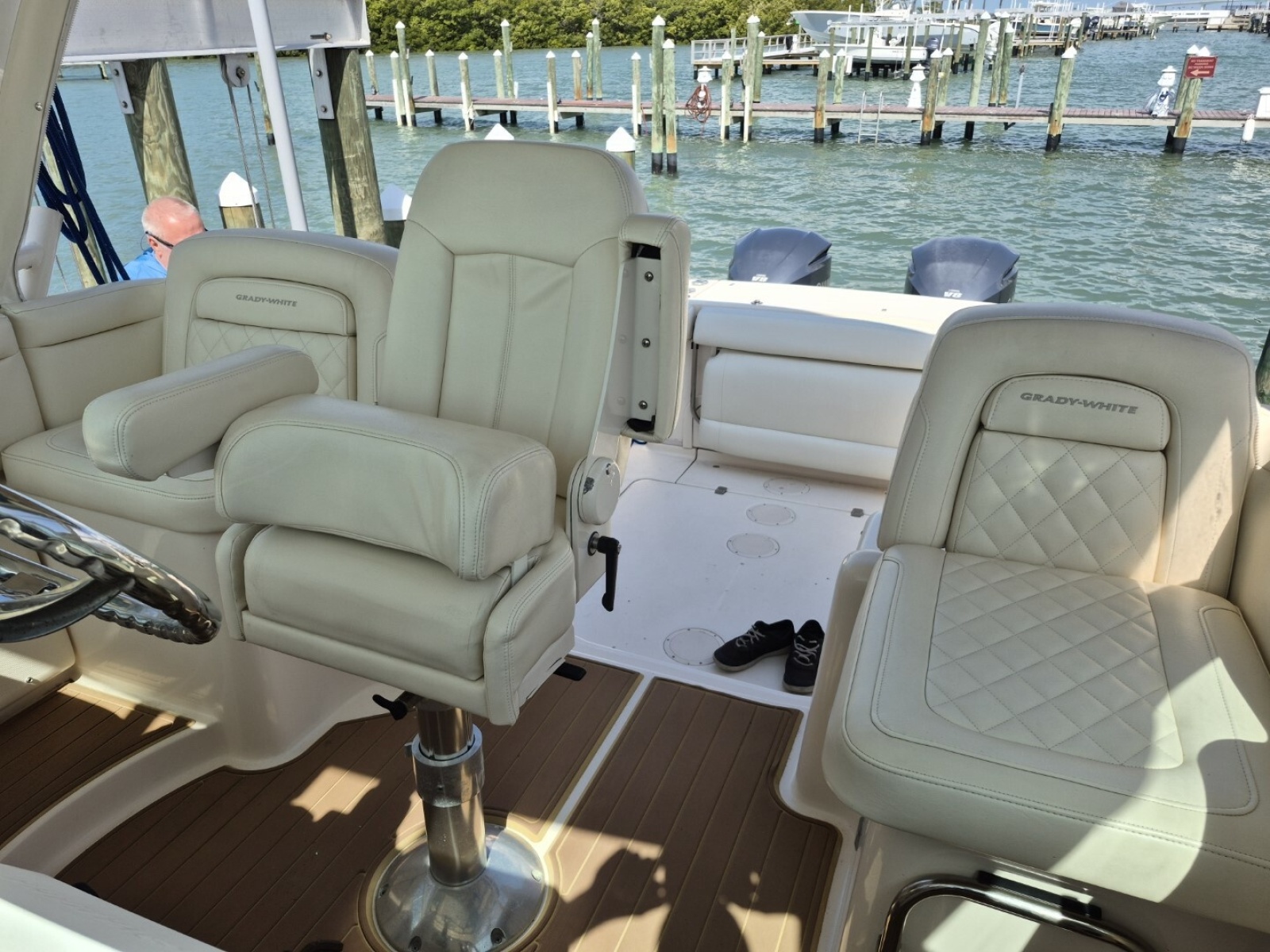 2018 Grady-White 330 Express
