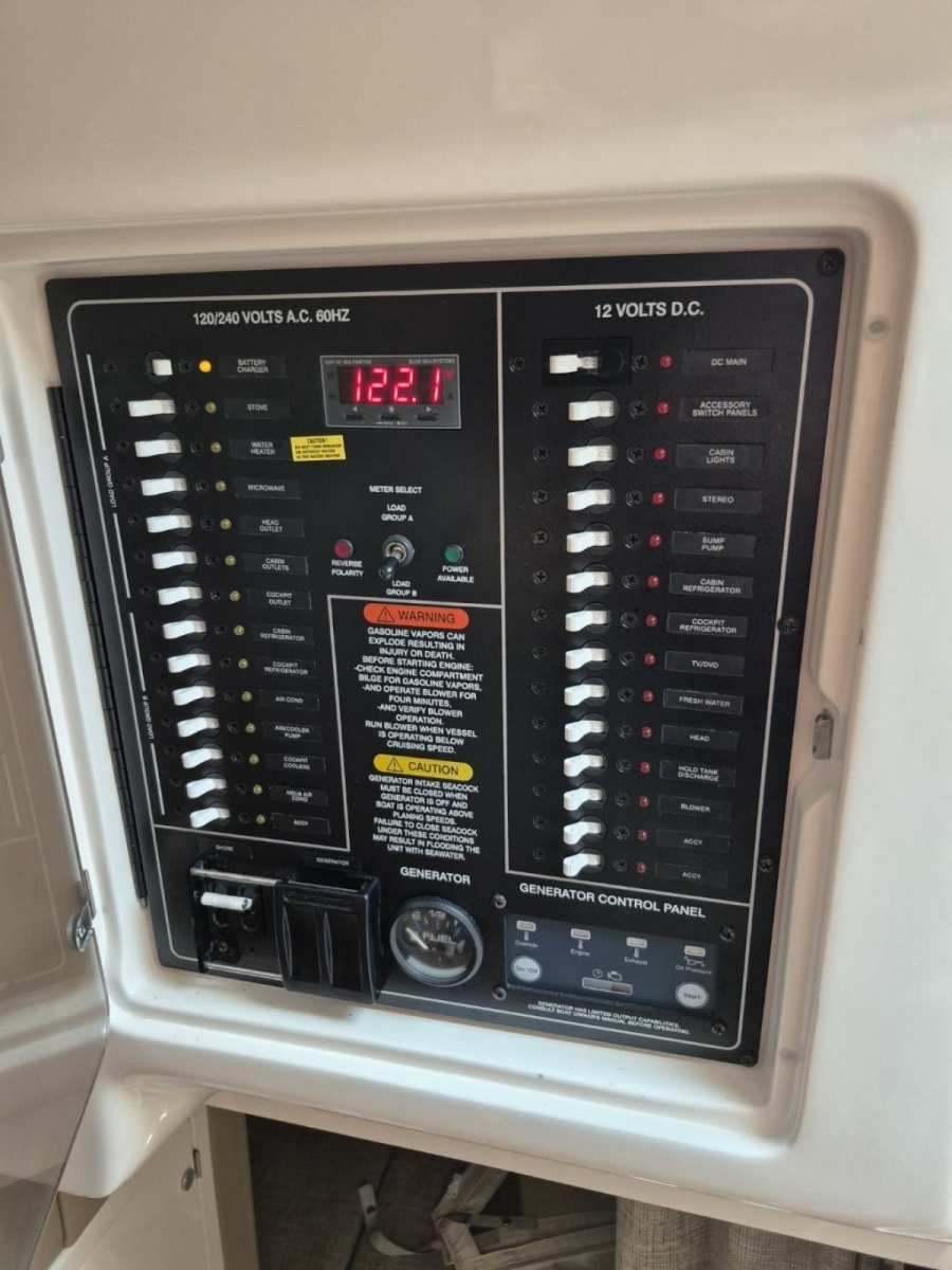 2018 Grady-White 330 Express