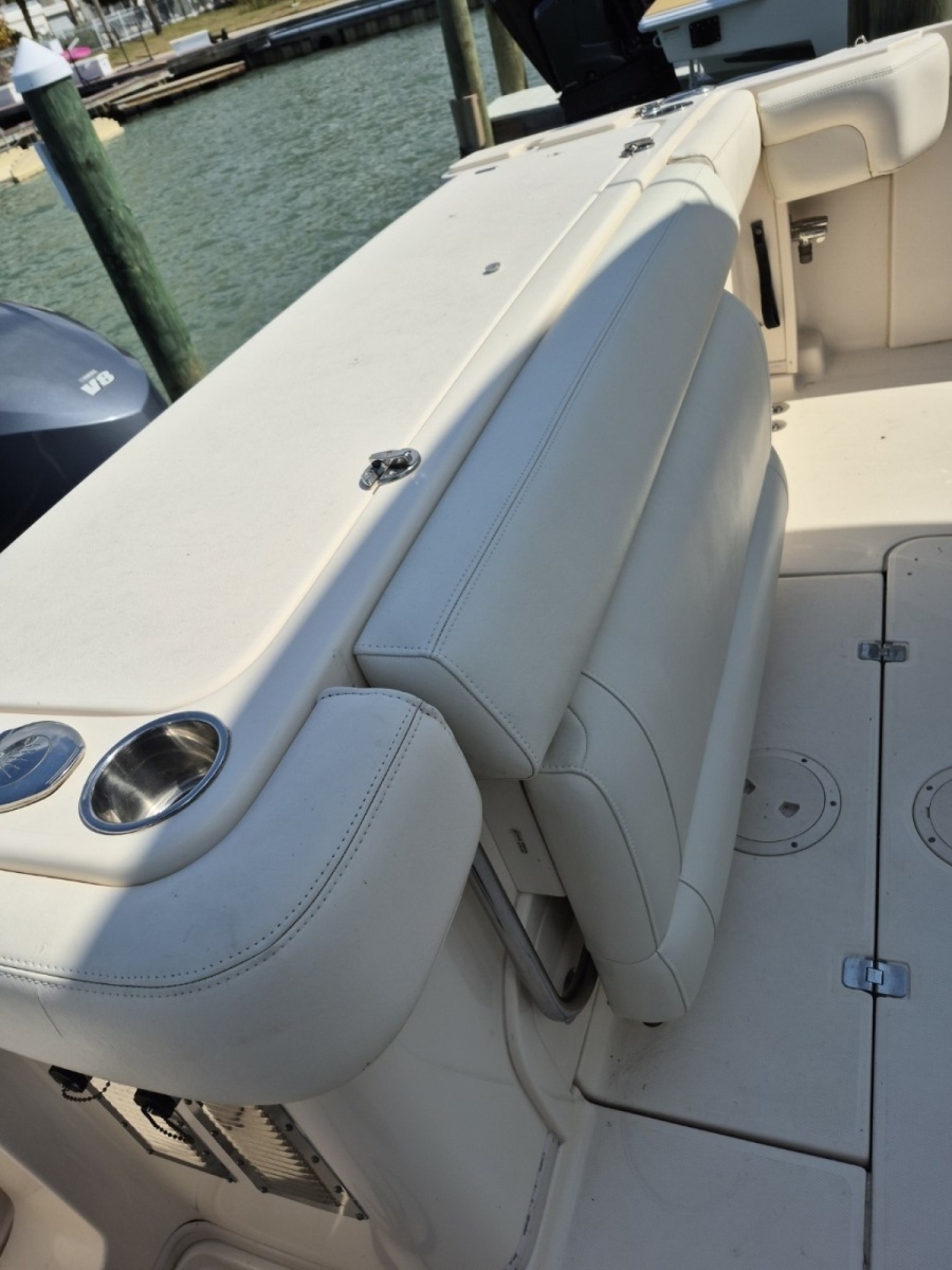 2018 Grady-White 330 Express