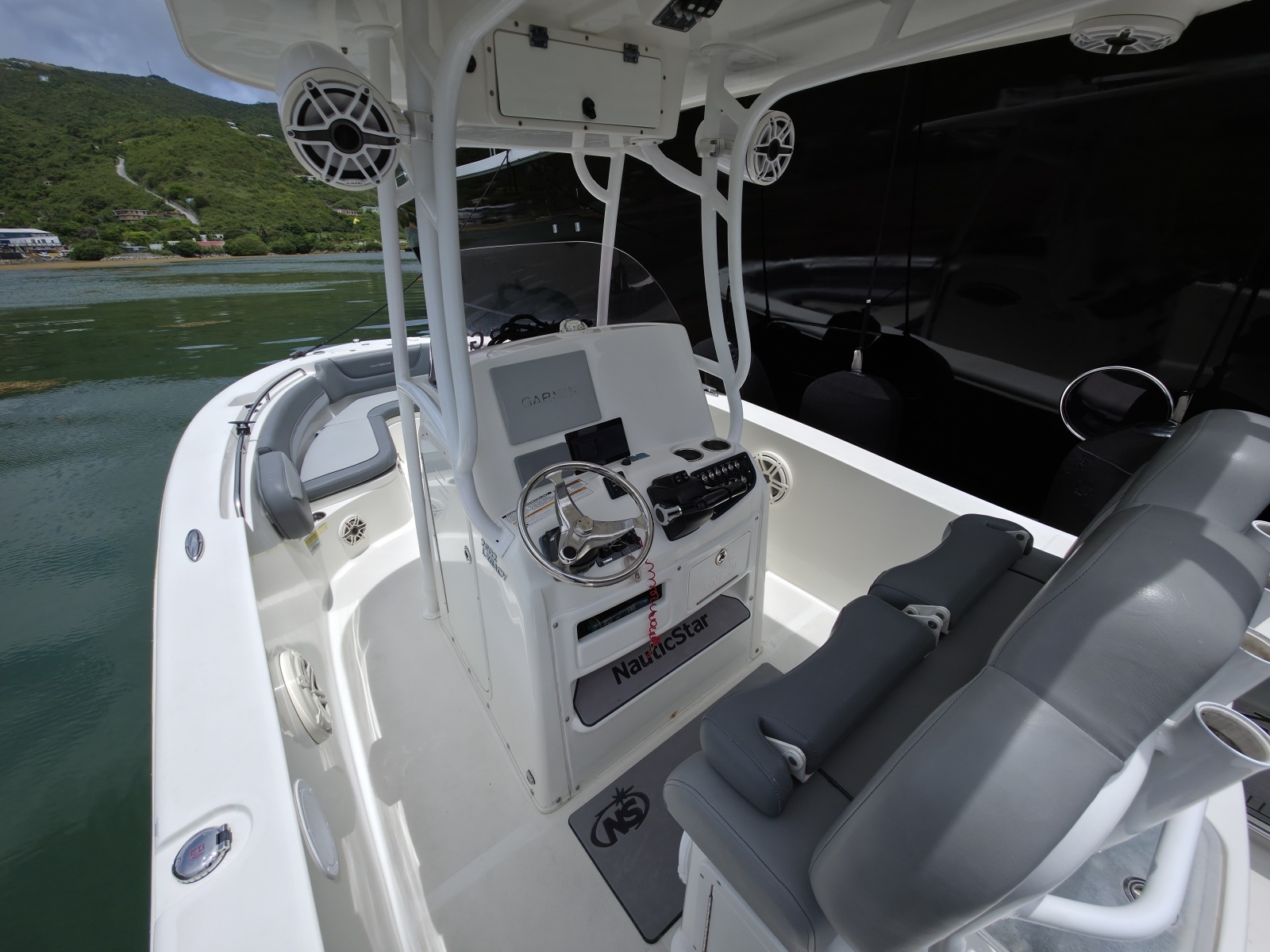 26ft NauticStar Yacht For Sale
