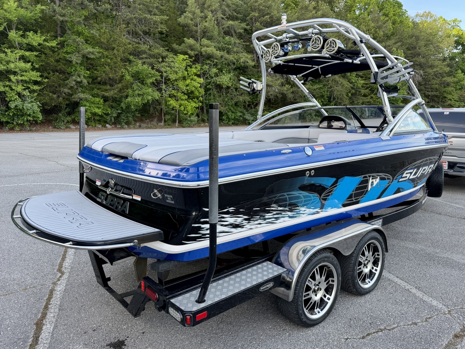 2008 Supra Launch 22SSV World's Edition
