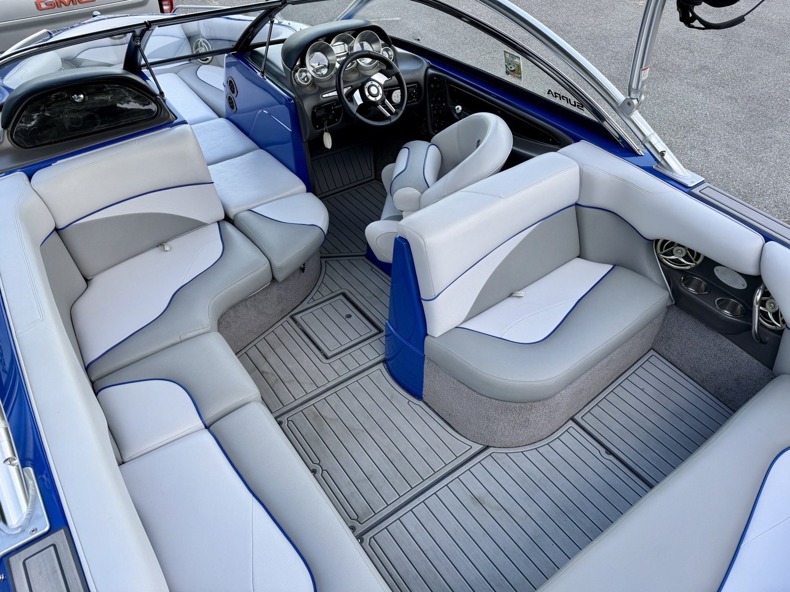 2008 Supra Launch 22SSV World's Edition