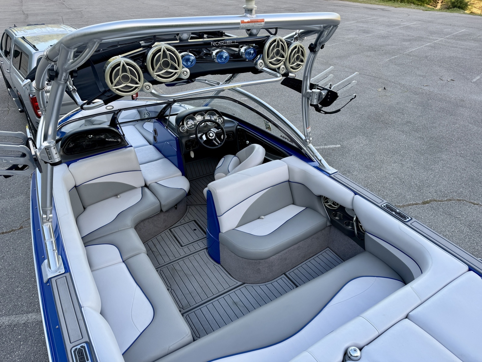 2008 Supra Launch 22SSV World's Edition