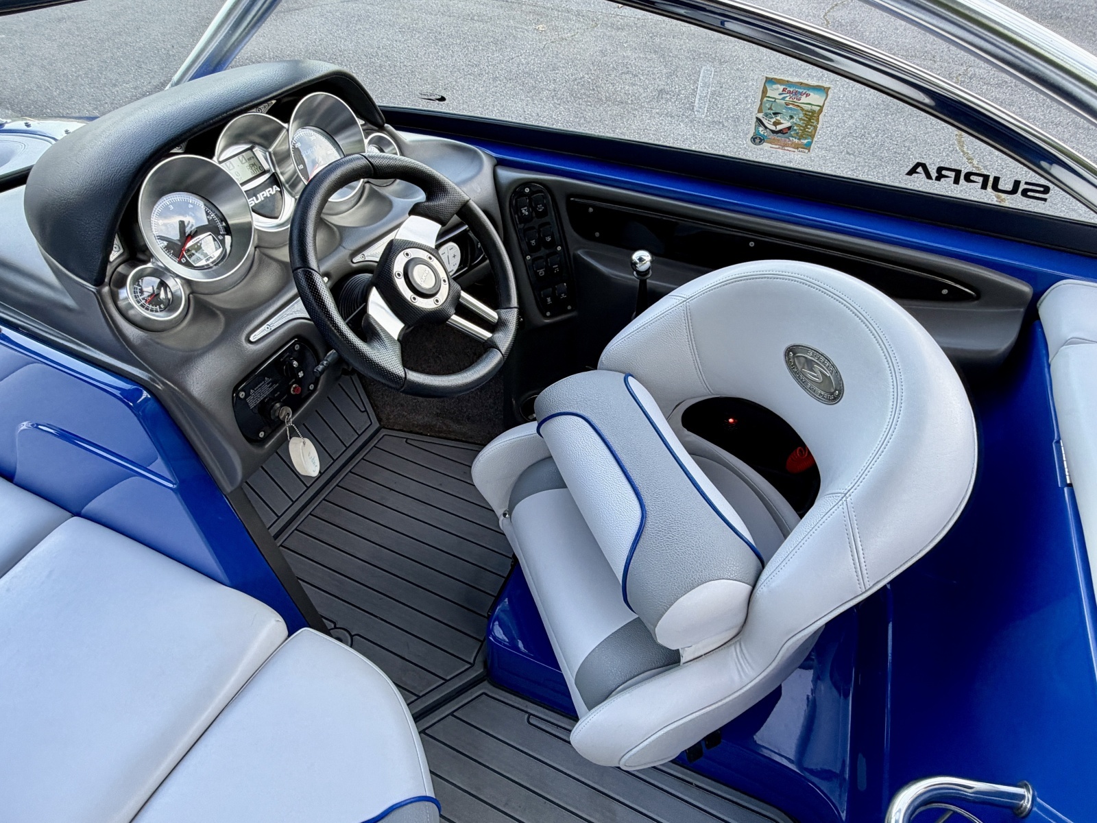 2008 Supra Launch 22SSV World's Edition