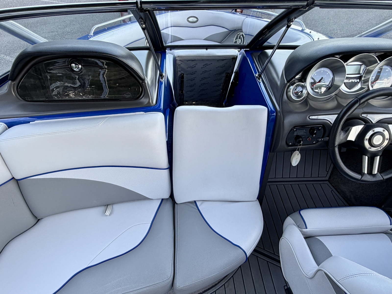 2008 Supra Launch 22SSV World's Edition