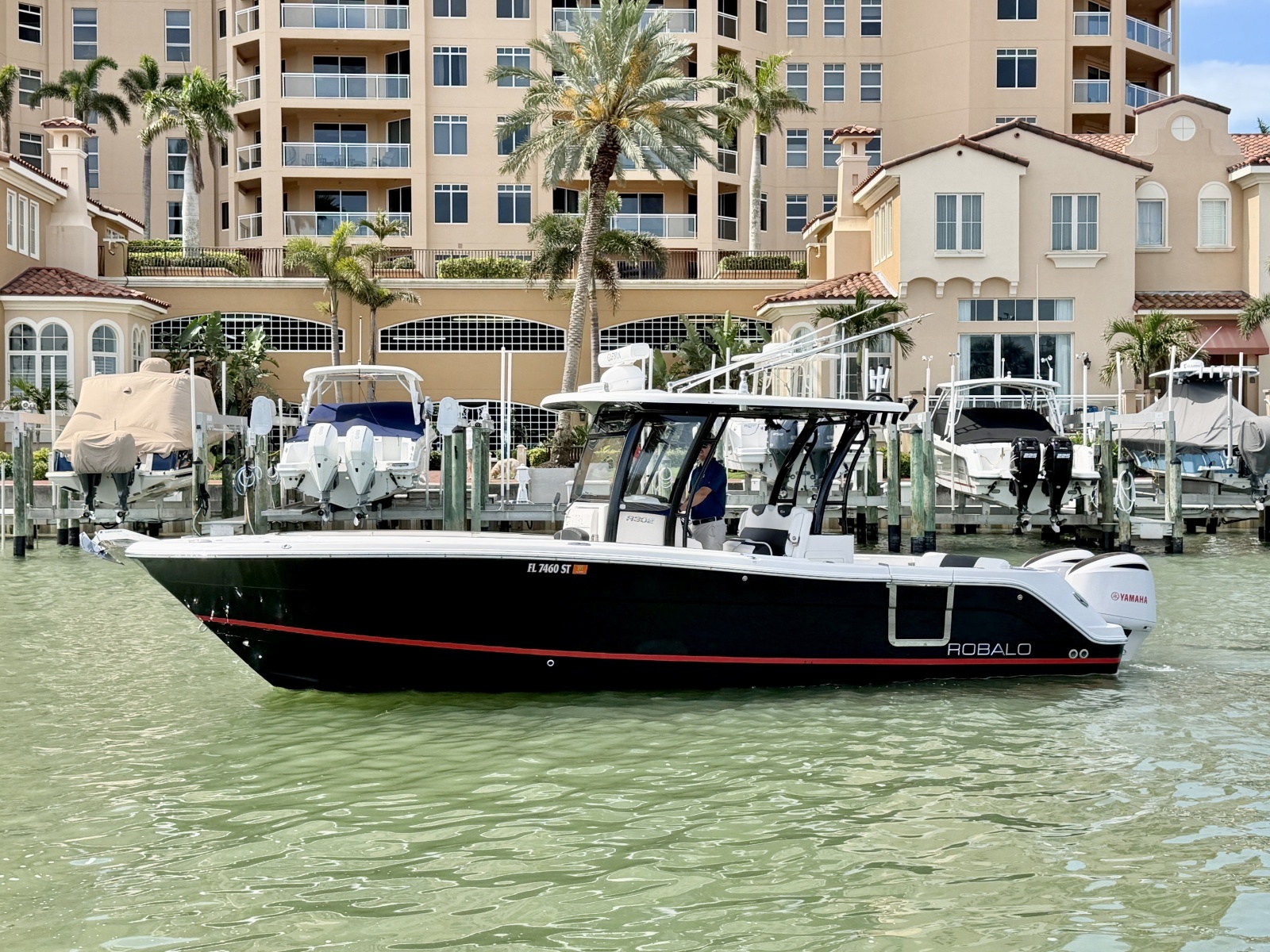 30ft Robalo Yacht For Sale