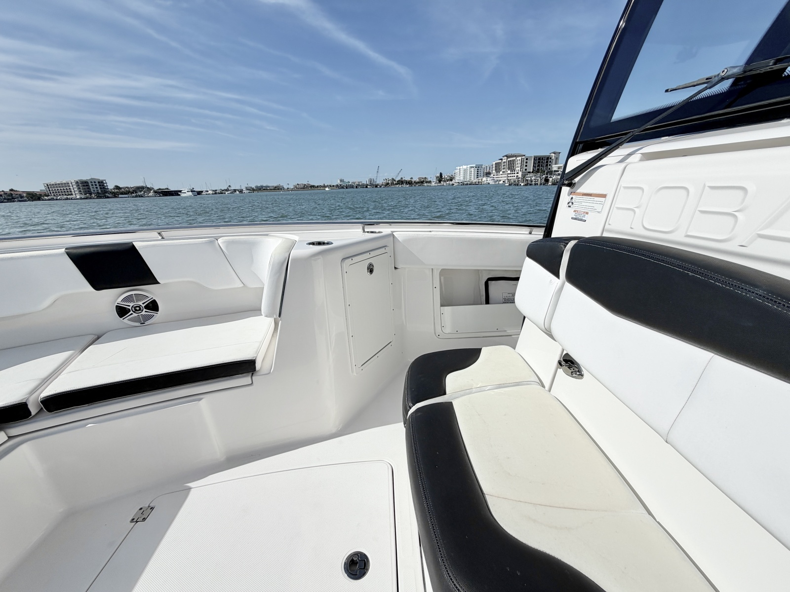 30ft Robalo Yacht For Sale