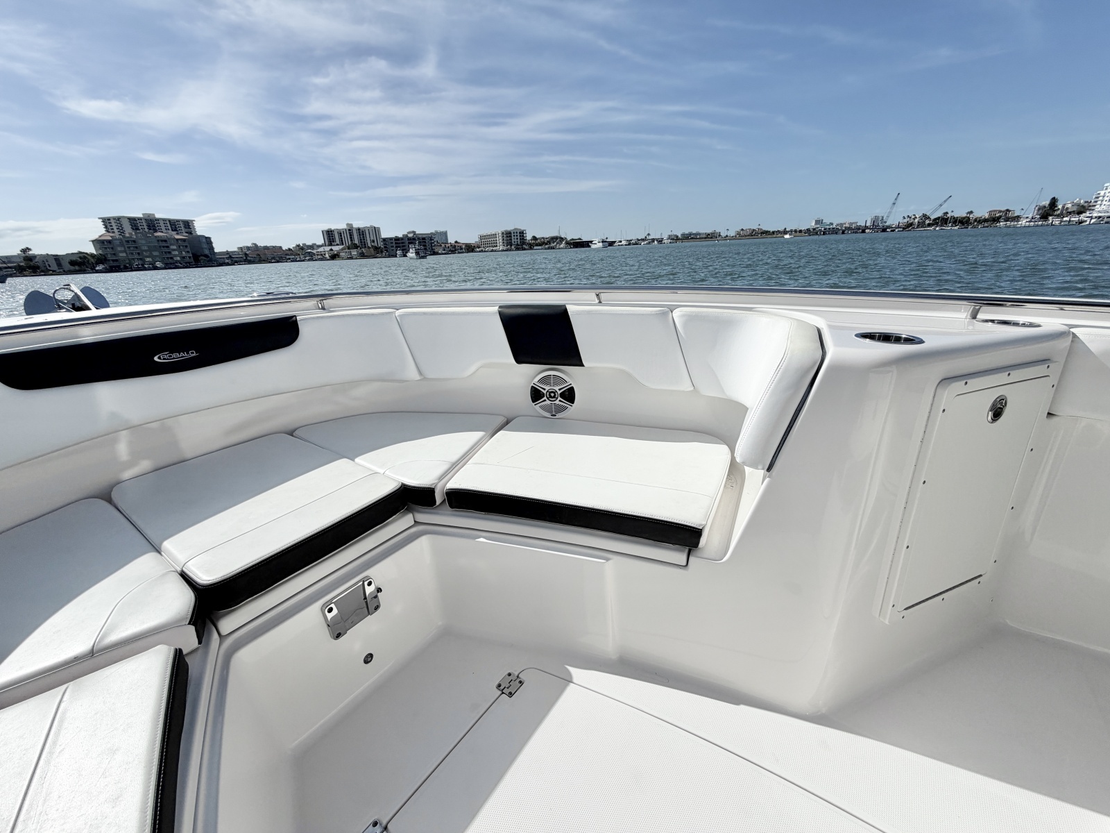 30ft Robalo Yacht For Sale