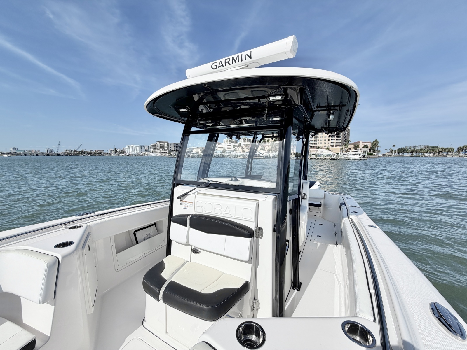 30ft Robalo Yacht For Sale