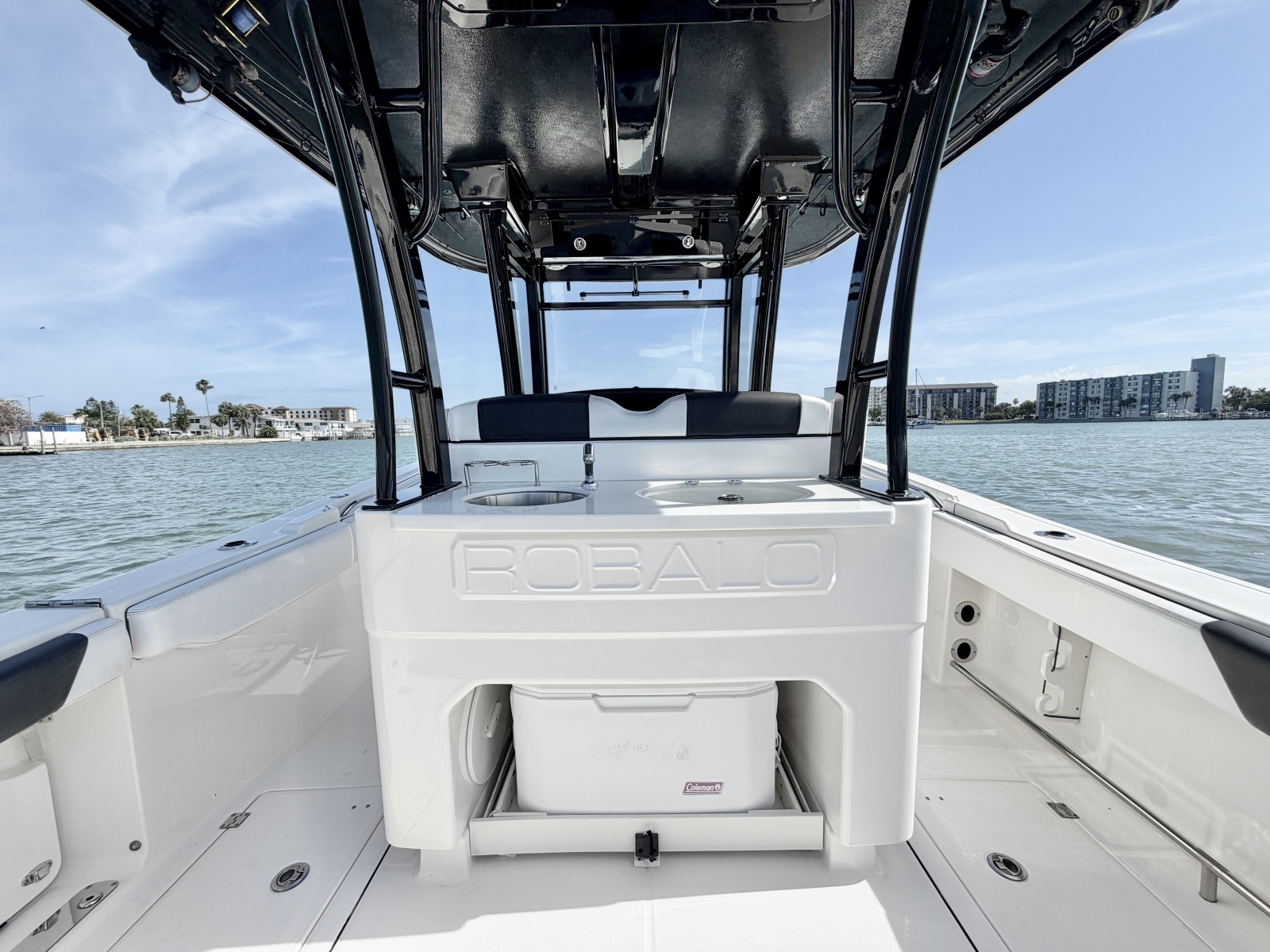 30ft Robalo Yacht For Sale