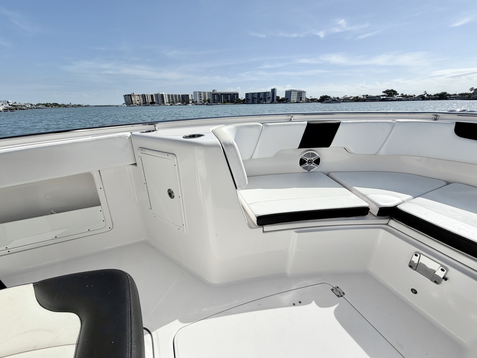 30ft Robalo Yacht For Sale