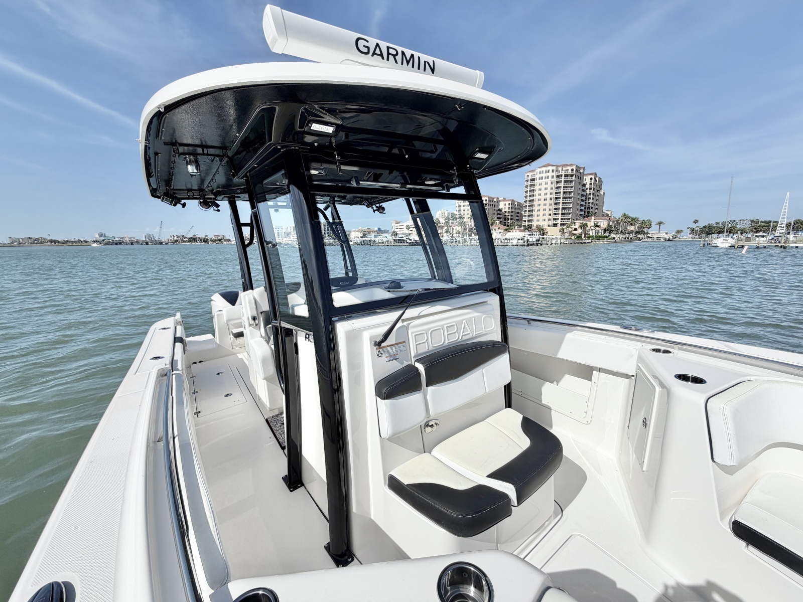 30ft Robalo Yacht For Sale