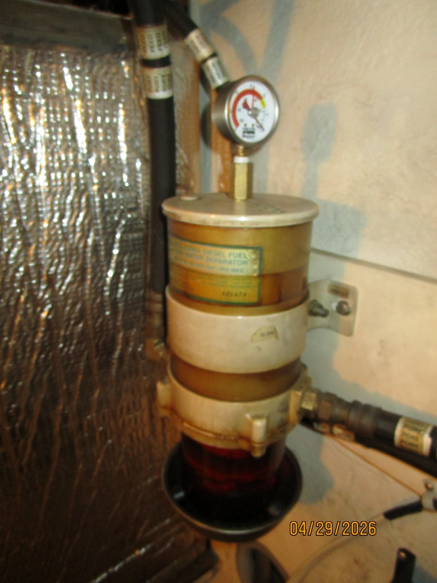 44' Cruisers port Racor fuel filter