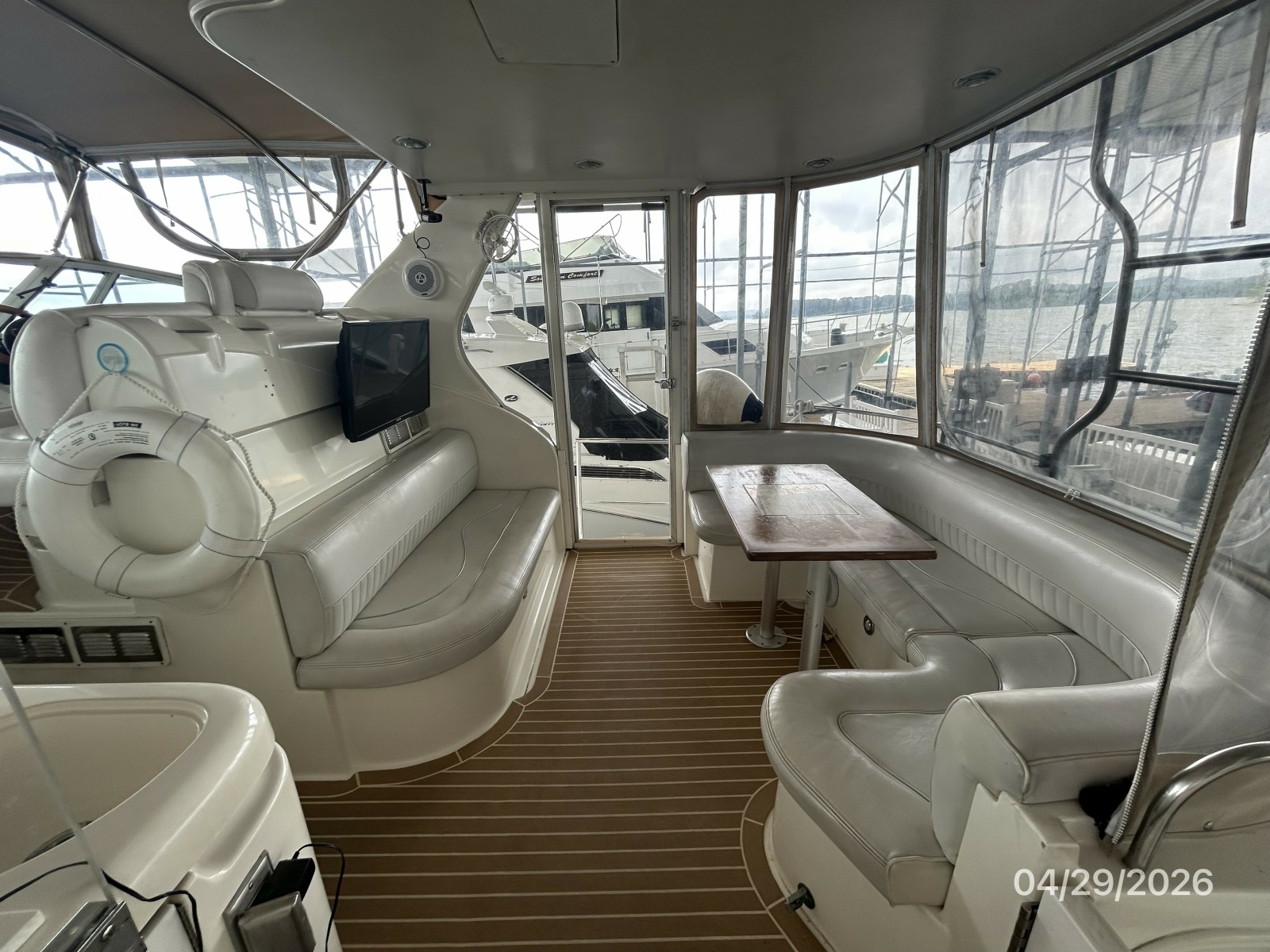 44' Cruisers sundeck starboard
