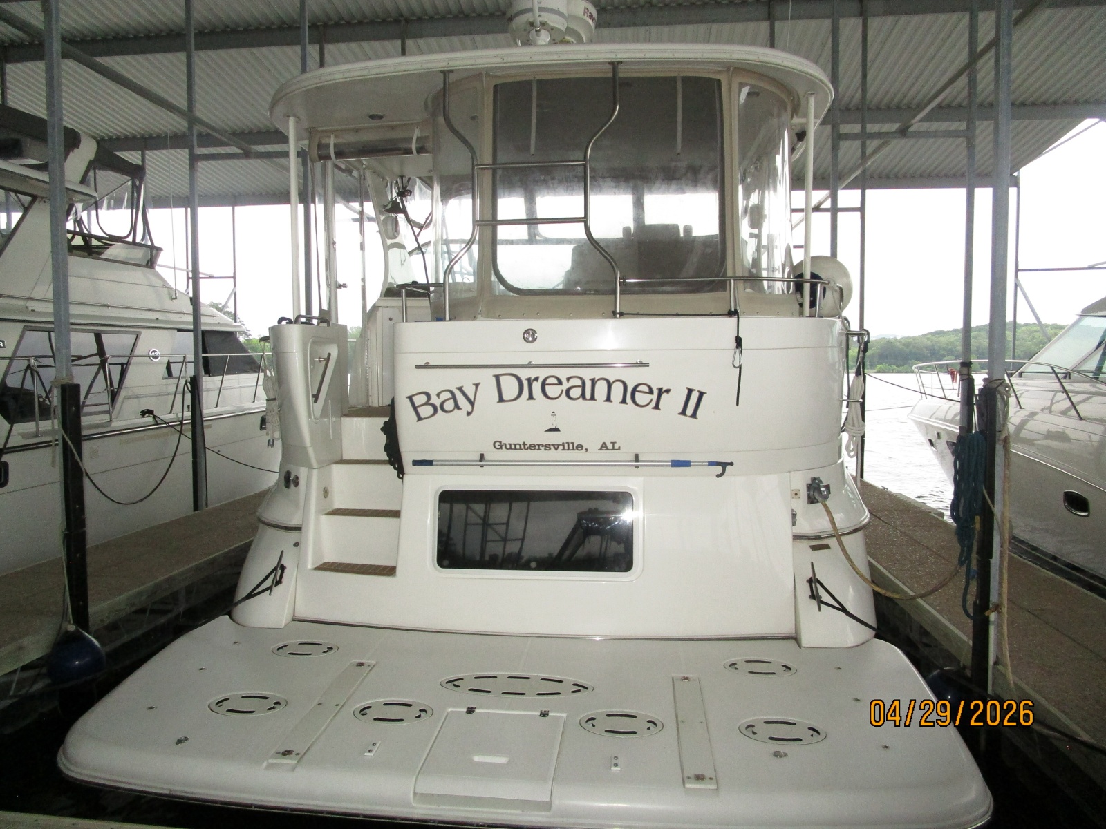 44' Cruisers aft profile