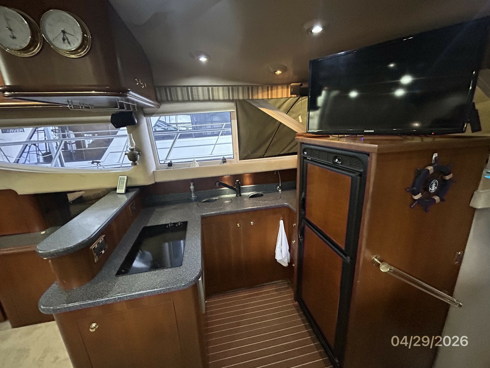 44' Cruisers galley2