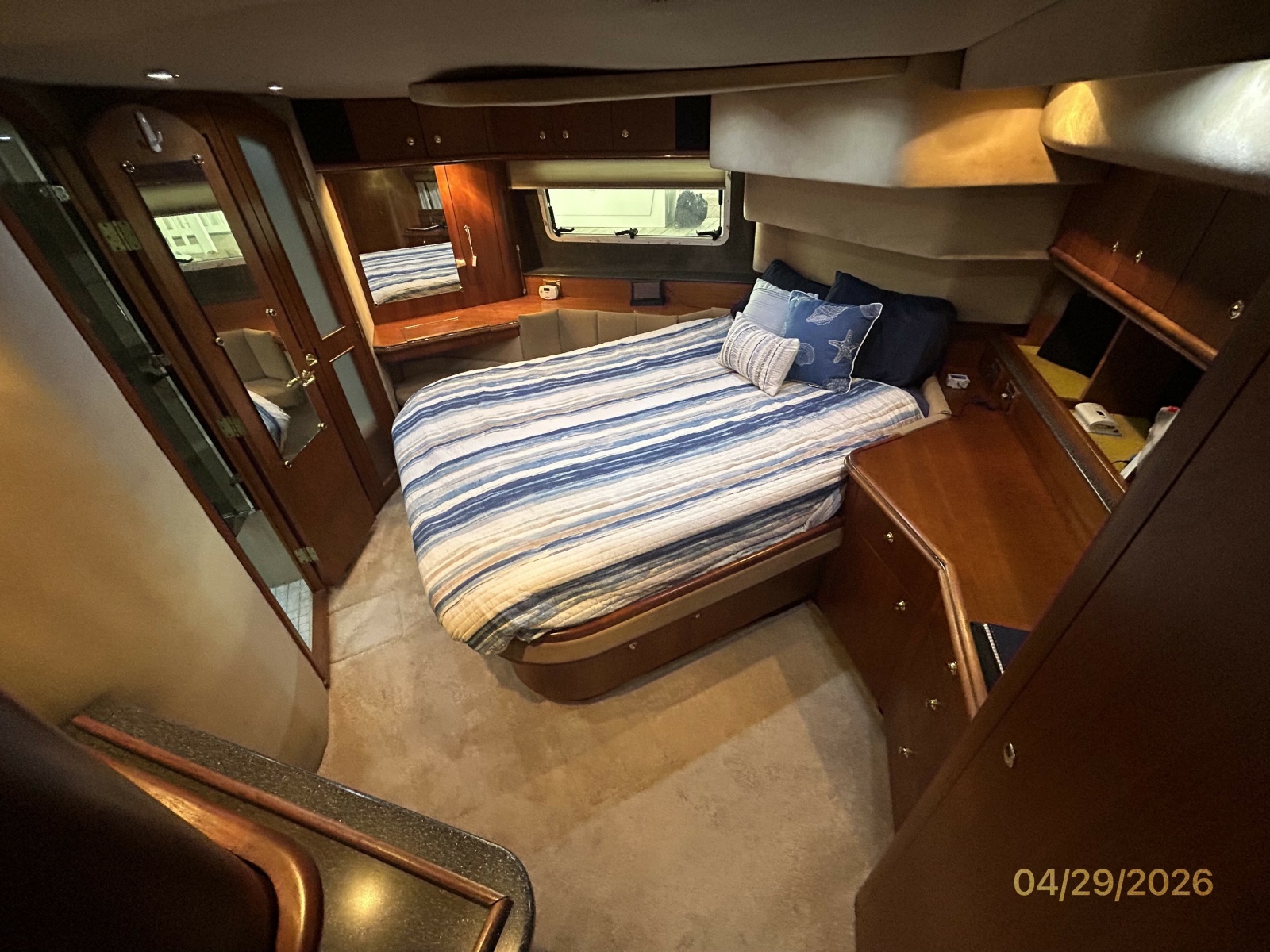 44' Cruisers master stateroom