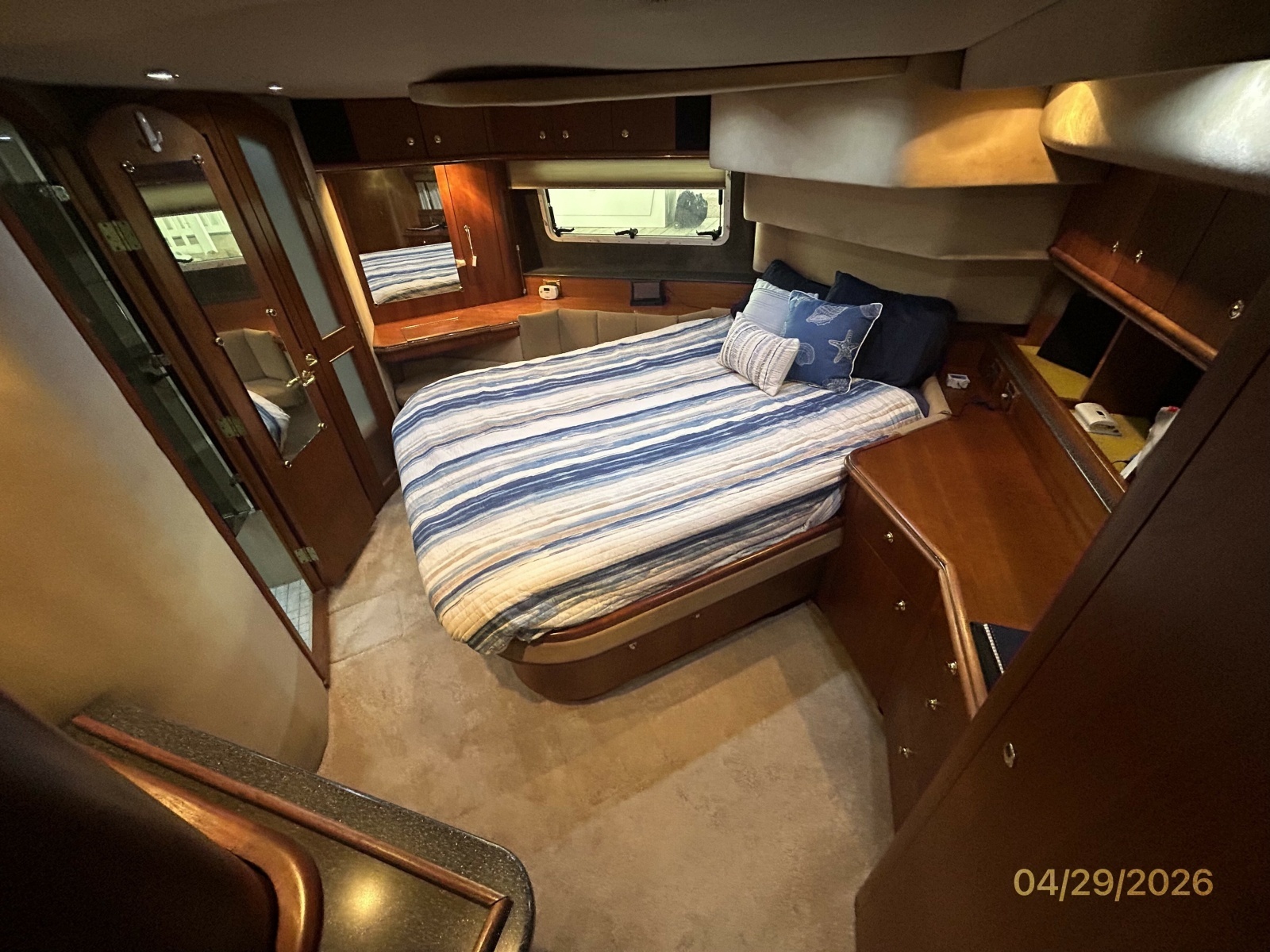 44' Cruisers master stateroom