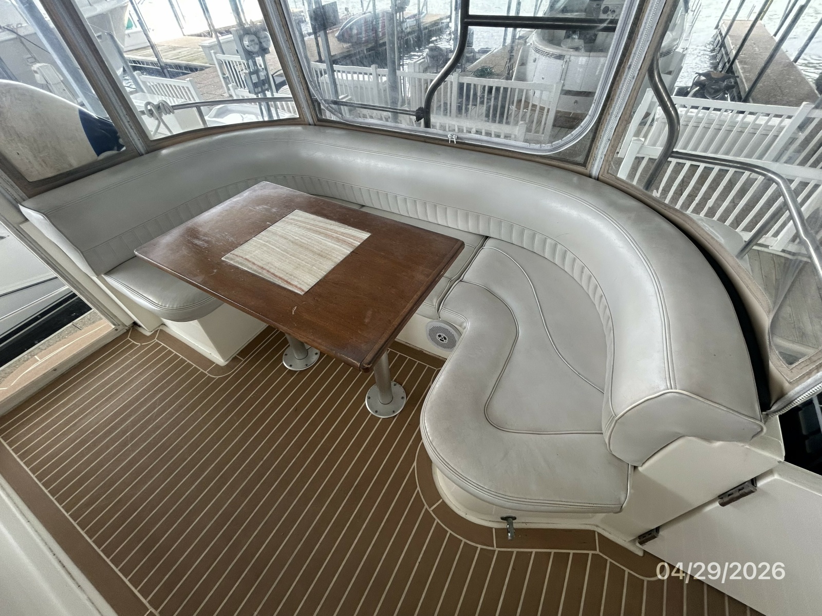 44' Cruisers sundeck aft seating