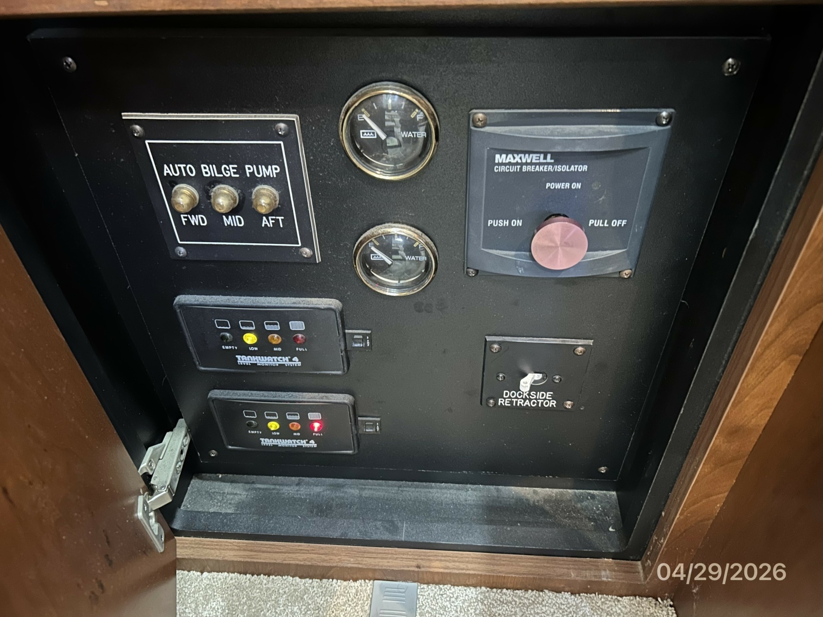 44' Cruisers electrical panel2