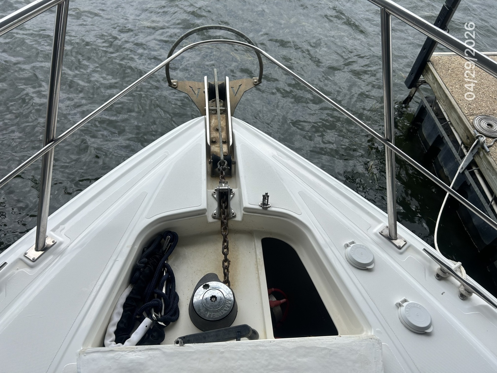 44' Cruisers anchor windlass
