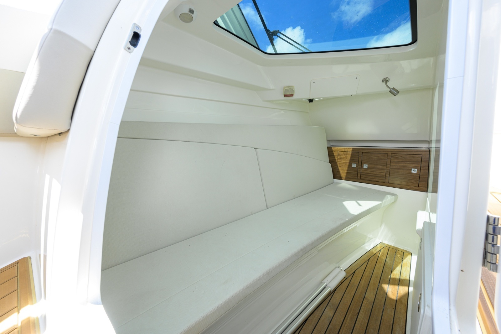 Veronica 32ft Boston Whaler Yacht For Sale