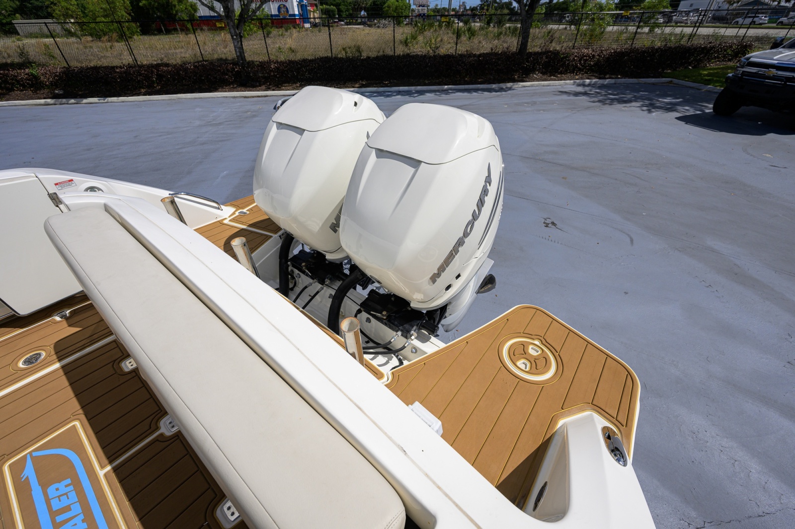 2023 Boston Whaler Vantage