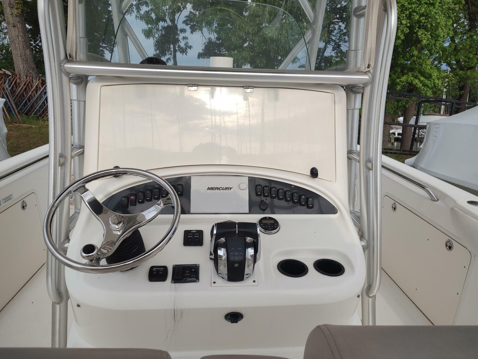 2006 Boston Whaler 320 Outrage