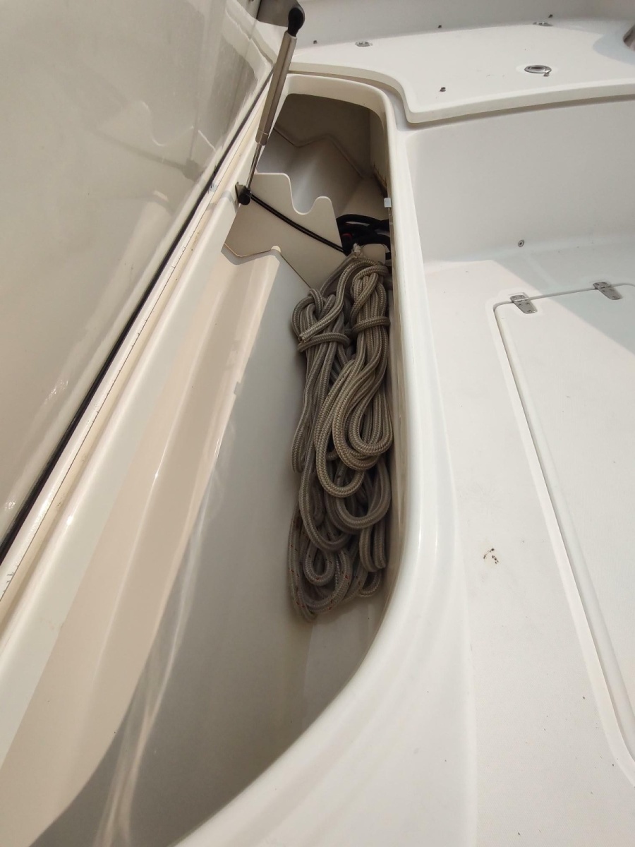 2006 Boston Whaler 320 Outrage