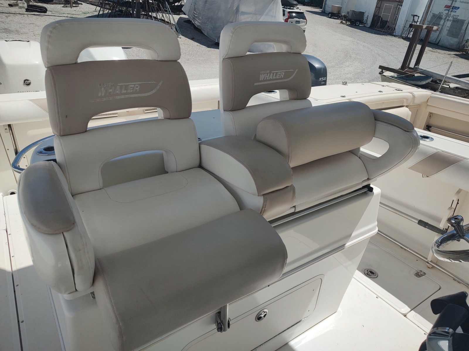 32' 2006 Boston Whaler 320 Outrage
