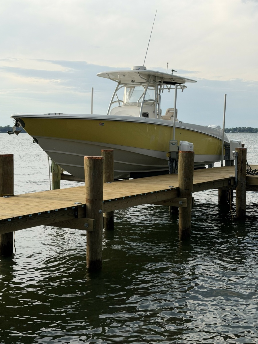 2006 Boston Whaler 320 Outrage