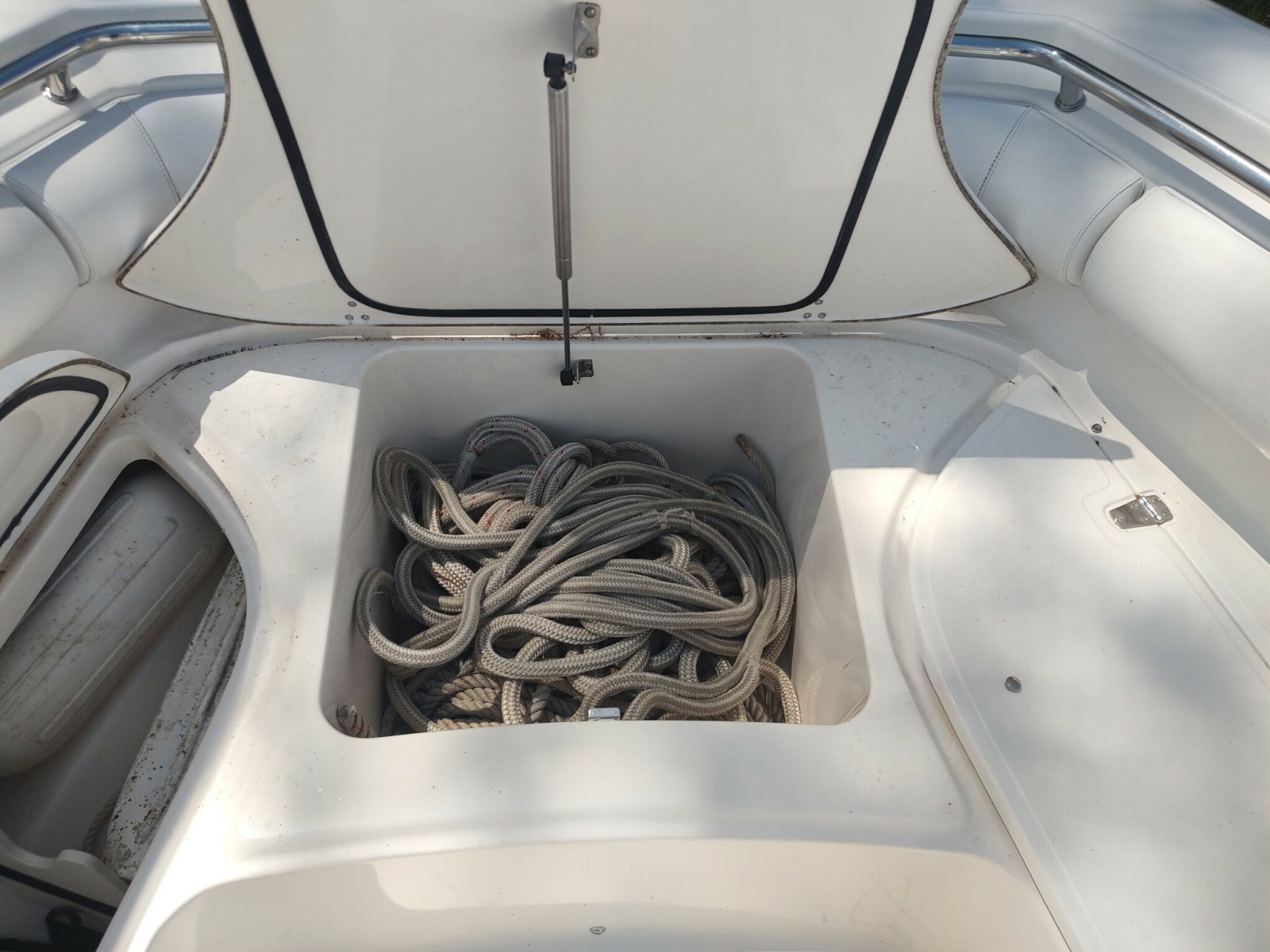 32' 2006 Boston Whaler 320 Outrage