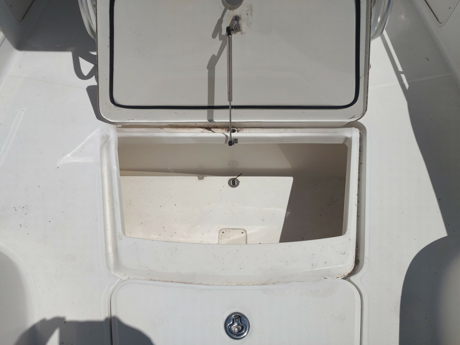 32' 2006 Boston Whaler 320 Outrage