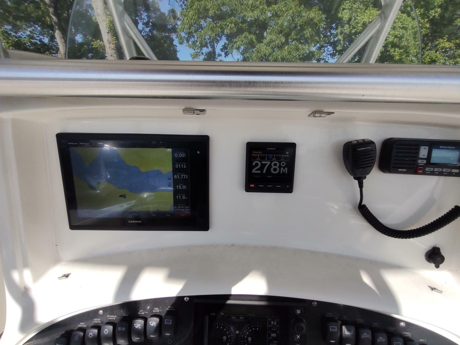 2006 Boston Whaler 320 Outrage