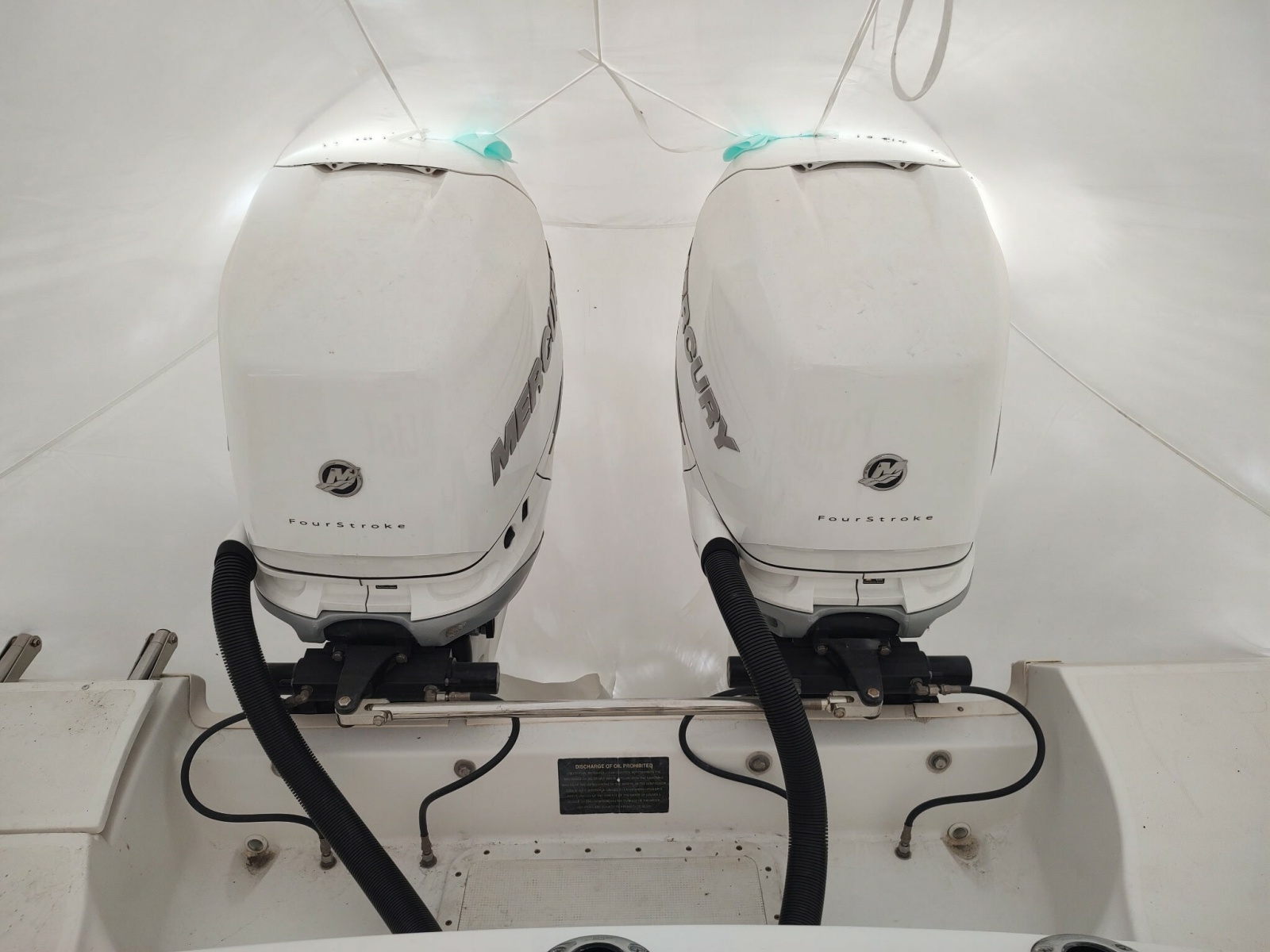 2006 Boston Whaler 320 Outrage
