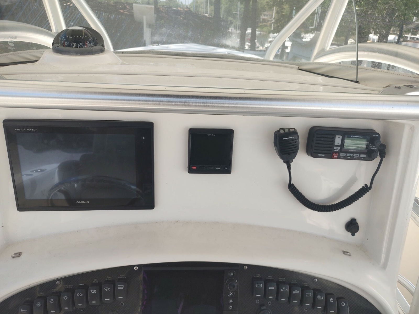 32' 2006 Boston Whaler 320 Outrage