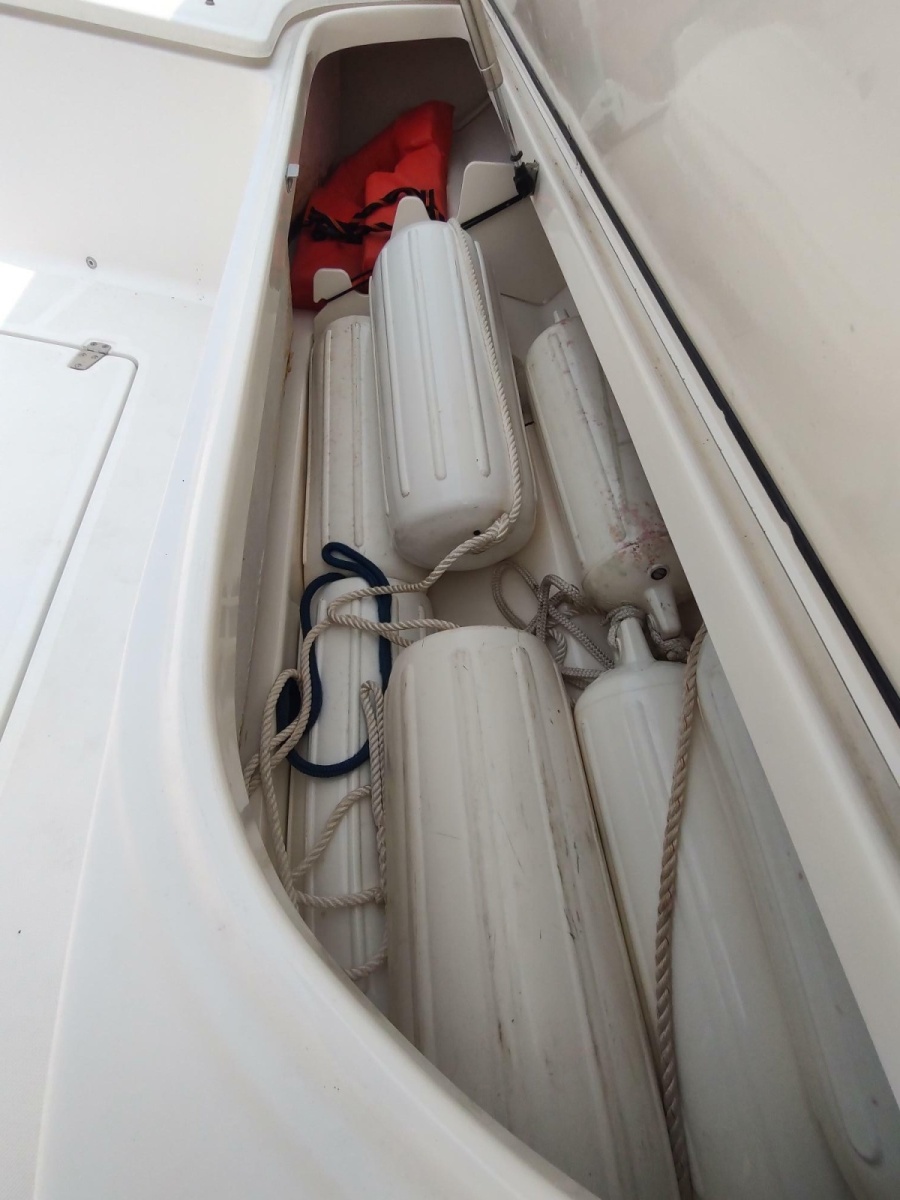 2006 Boston Whaler 320 Outrage
