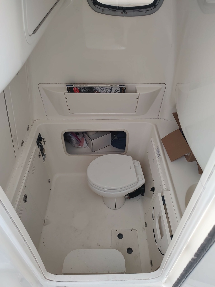 2006 Boston Whaler 320 Outrage