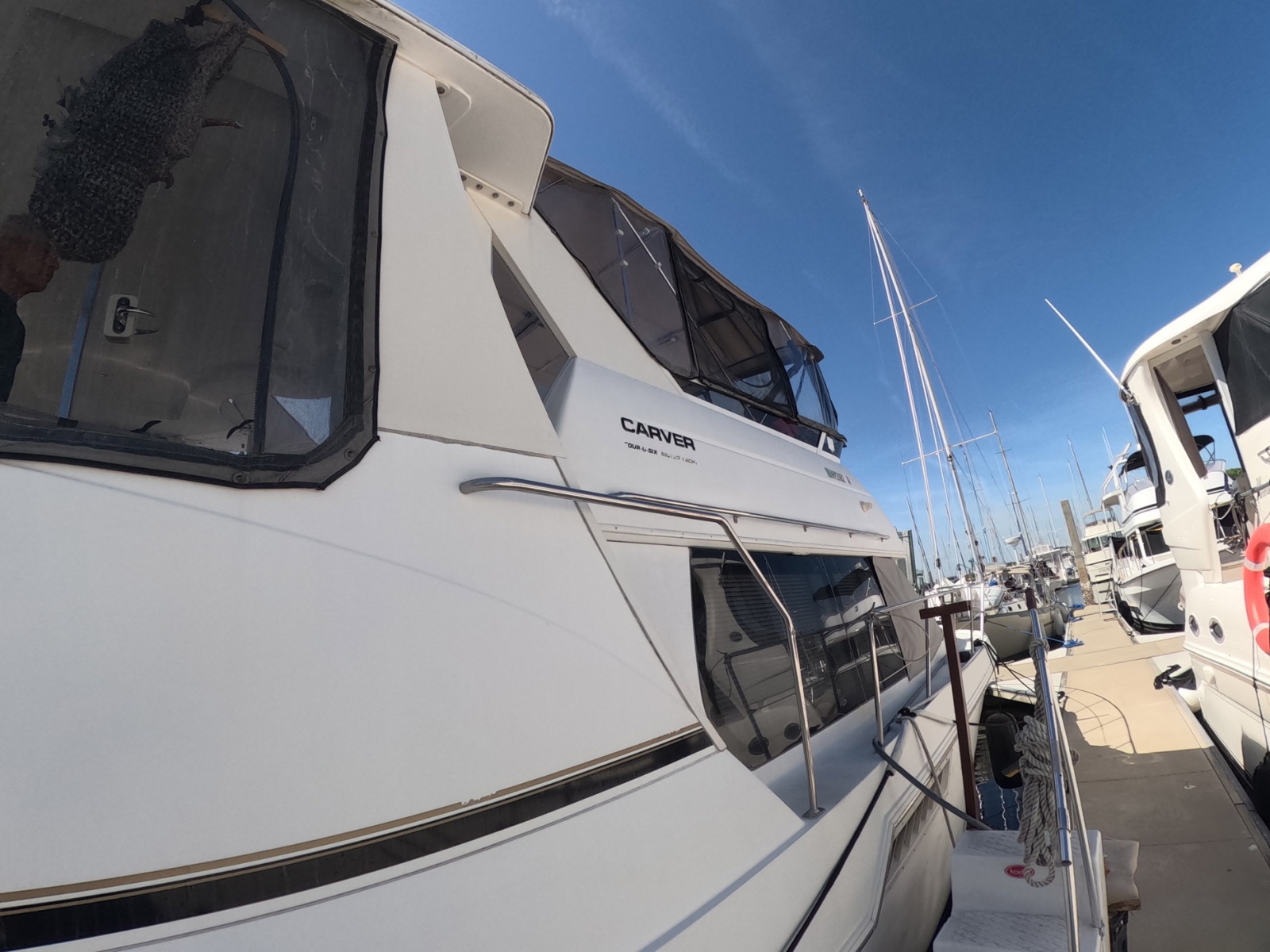 2000 Carver 406 Motor Yacht