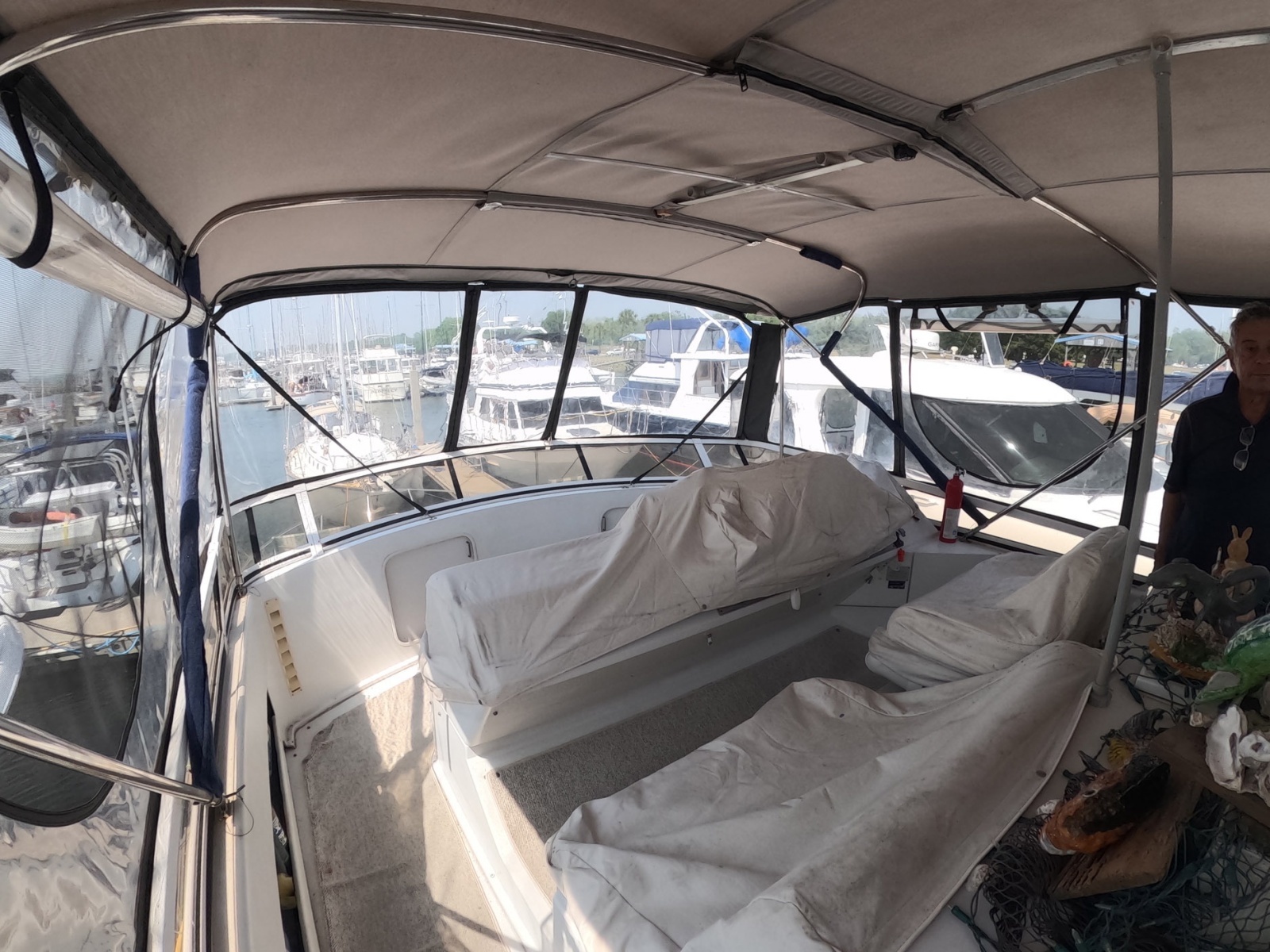 2000 Carver 406 Motor Yacht